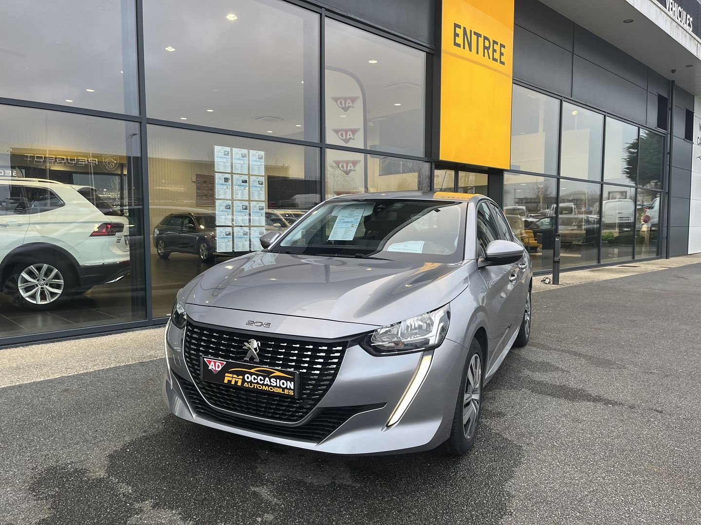 PEUGEOT 208 a vannes en morbihan et bretagne