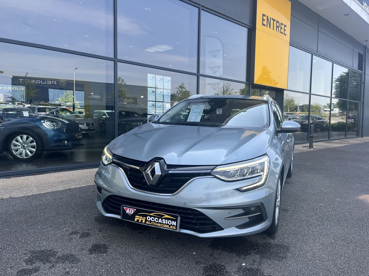 RENAULT MEGANE IV ESTATE a vannes en morbihan et bretagne