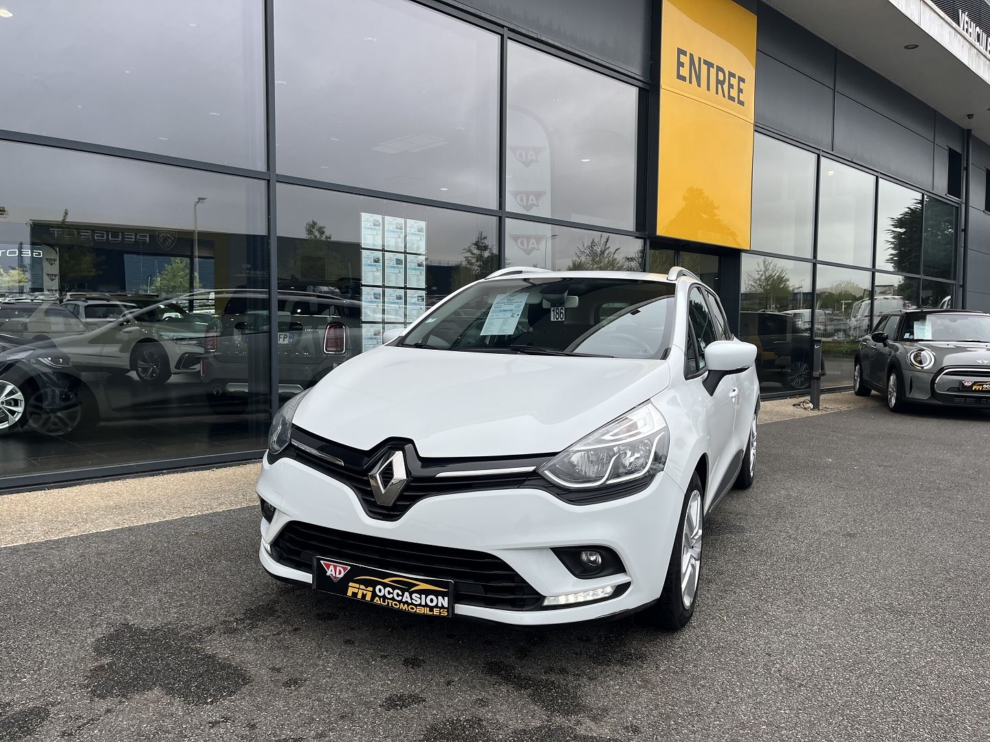 RENAULT CLIO IV ESTATE a vannes en morbihan et bretagne