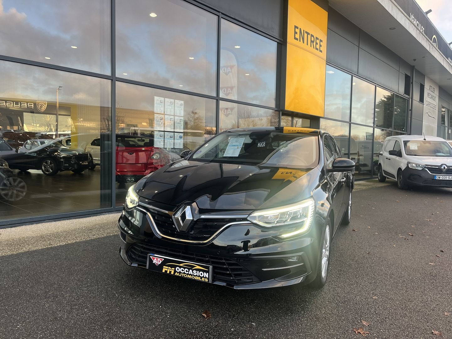RENAULT MEGANE IV a vannes en morbihan et bretagne