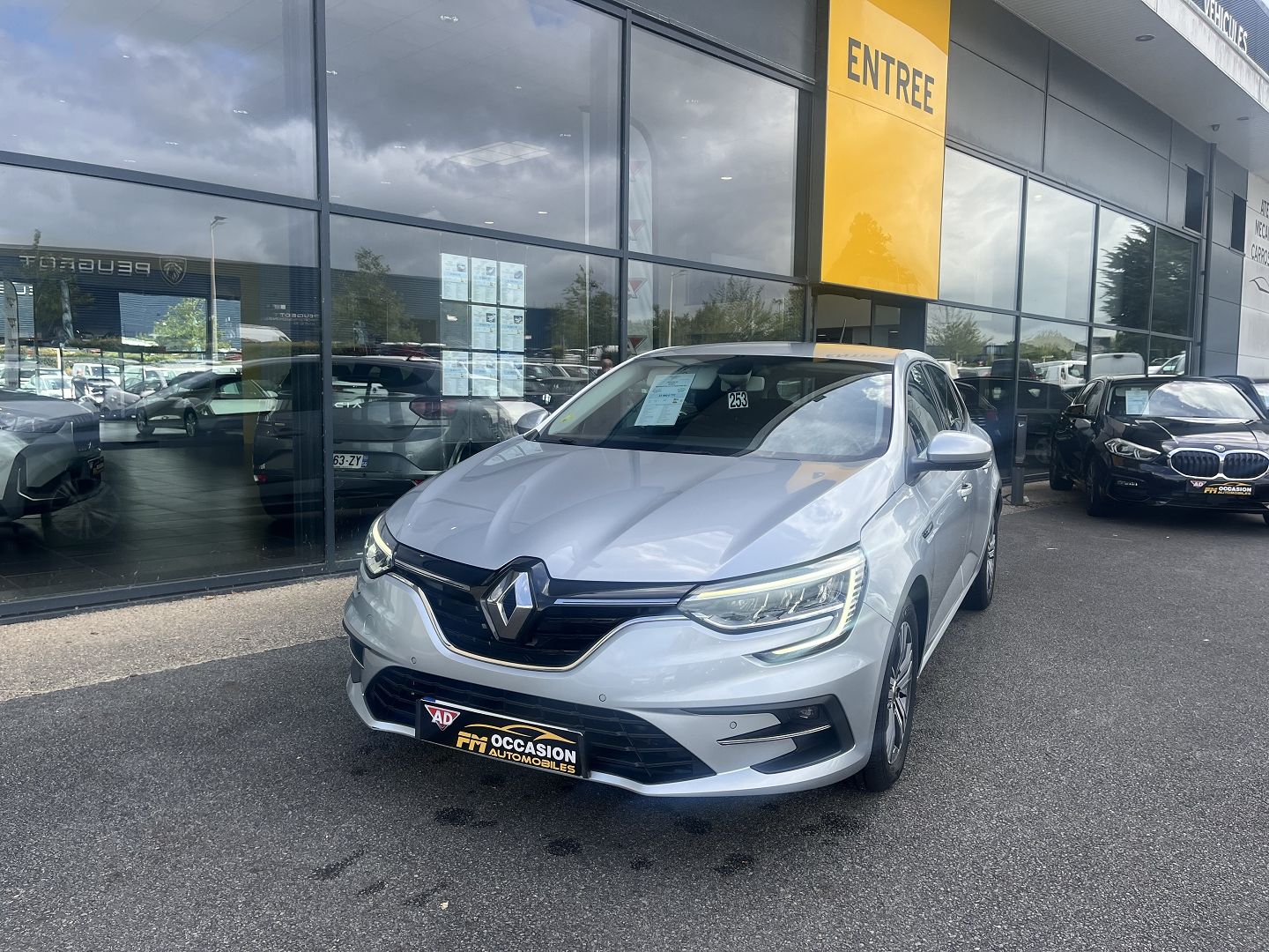 RENAULT MEGANE IV a vannes en morbihan et bretagne